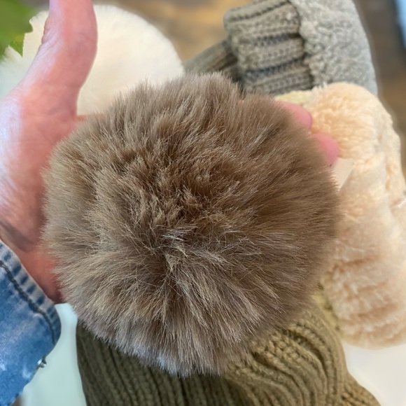 🌸Super Chunky Knit  Comfy Adult Hat Pom - Picture 4 of 5